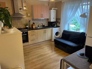 Photo 8- click for photo gallery